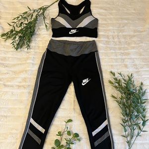 Nike Women’s Active Set